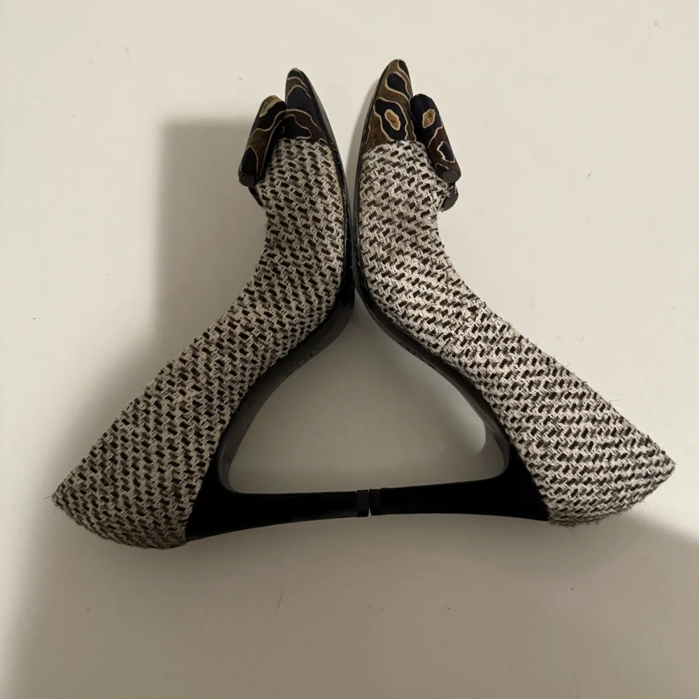 Tory Burch Cleo Tweed and Silk Bow High Heel Pump Brown Navy Leopard Size 7